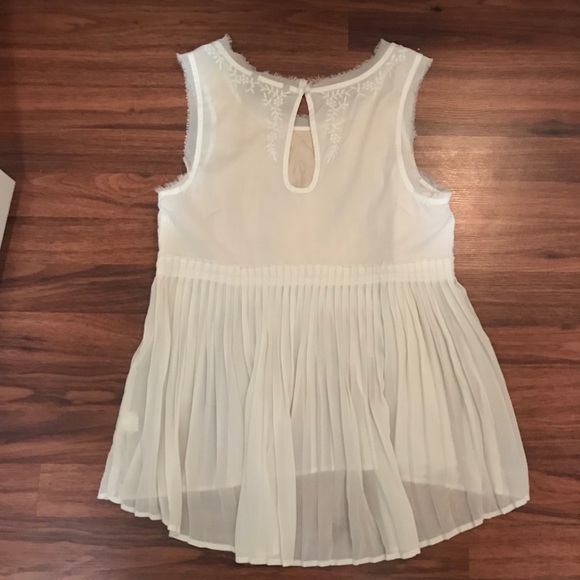 American Eagle top - Picture 5 of 5